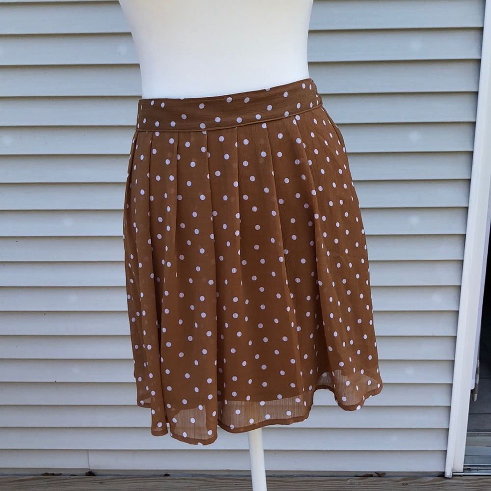 Old navy tan and white polka dot skirt - Picture 2 of 3